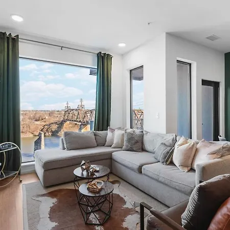 Luxury Riverview Condo With Patio Walk To Broadway